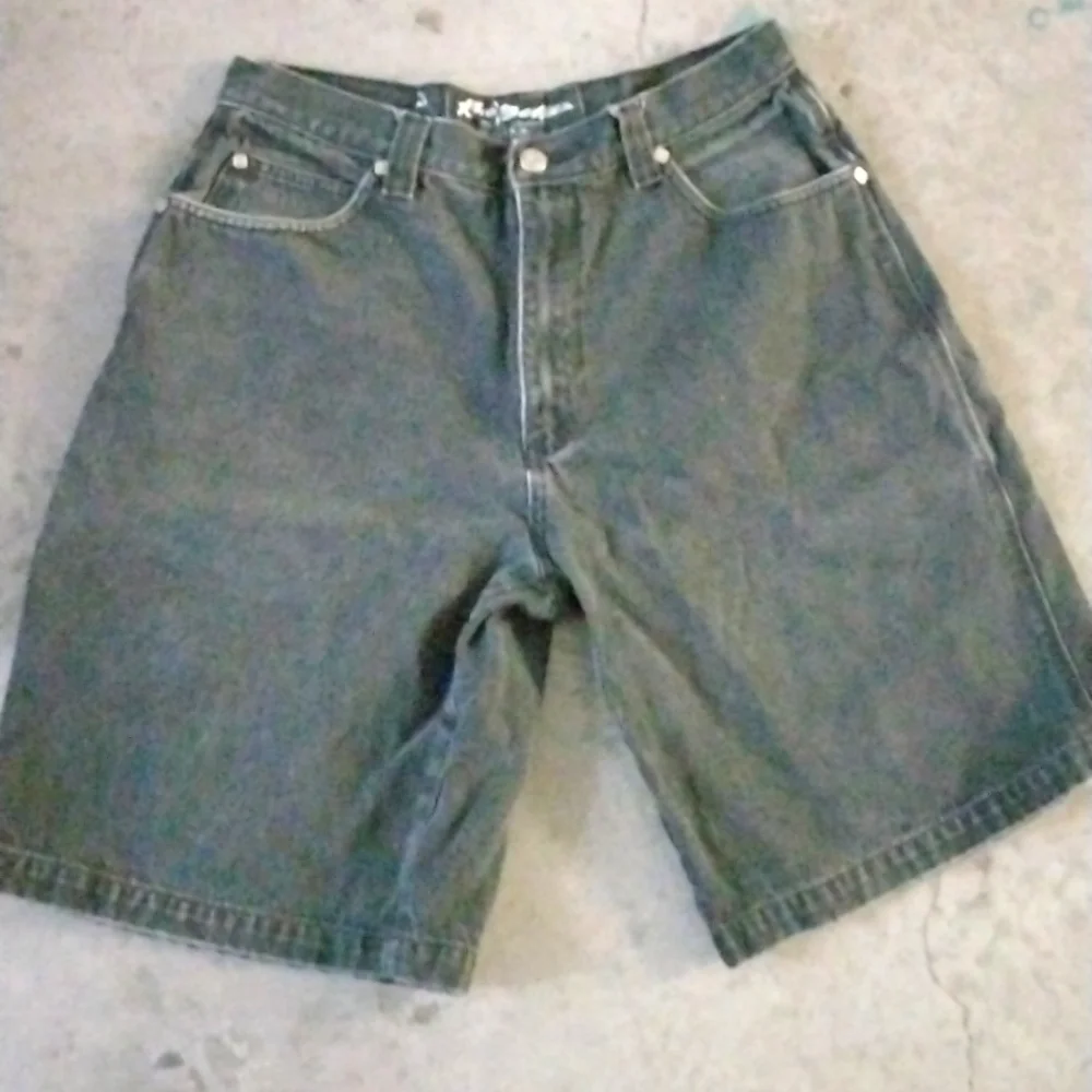 Short - Picture 2 of 2